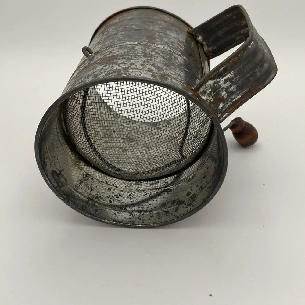 VTG Brownwell 3 cup tin crank flour sifter rustic farmhouse kitchen decor patina
